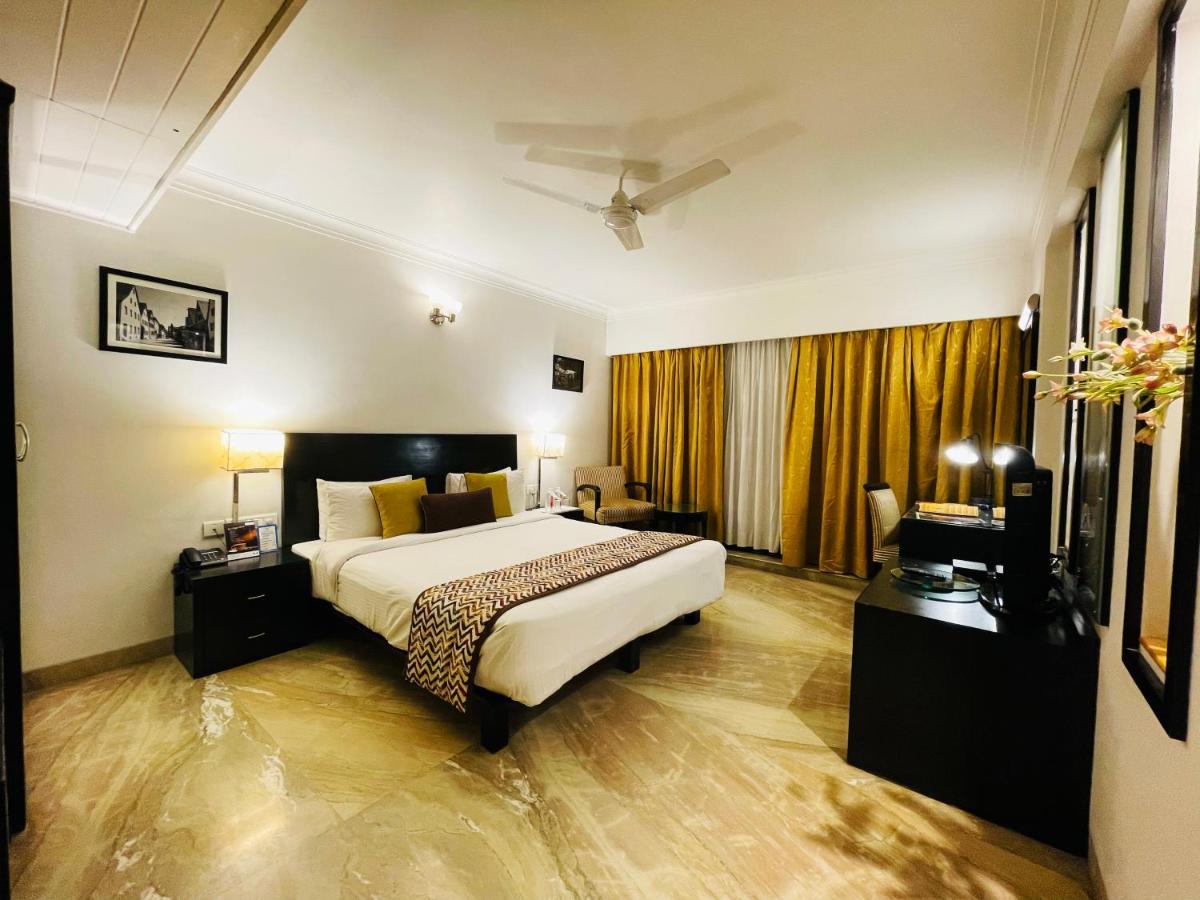 The Wall Street Beacon, Jaipur Luaran gambar