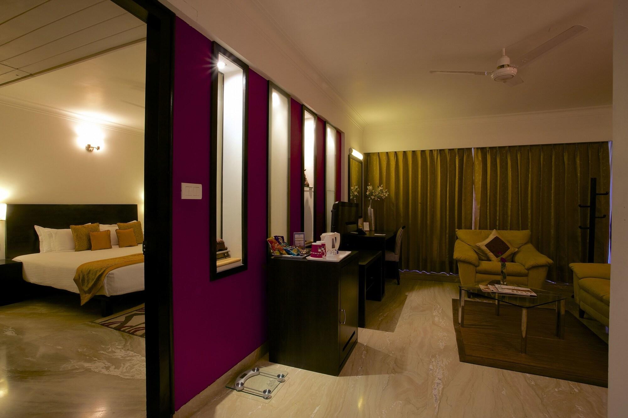 The Wall Street Beacon, Jaipur Luaran gambar