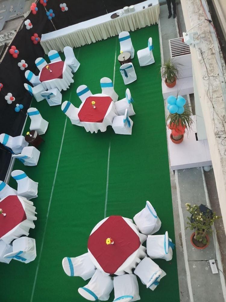 The Wall Street Beacon, Jaipur Luaran gambar